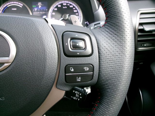 TOYOTA LEXUS NX300h 2015