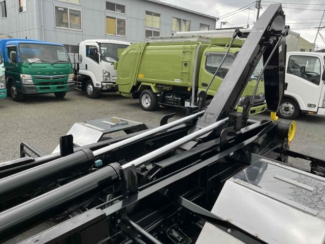 MITSUBISHI FUSOU FIGHTER 2006