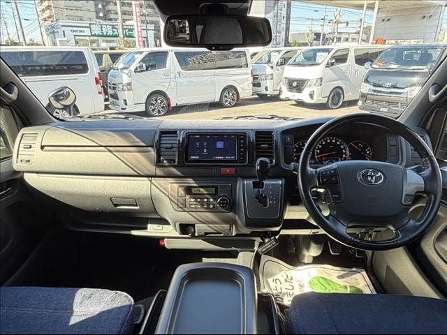 TOYOTA HIACE van 4WD 2019