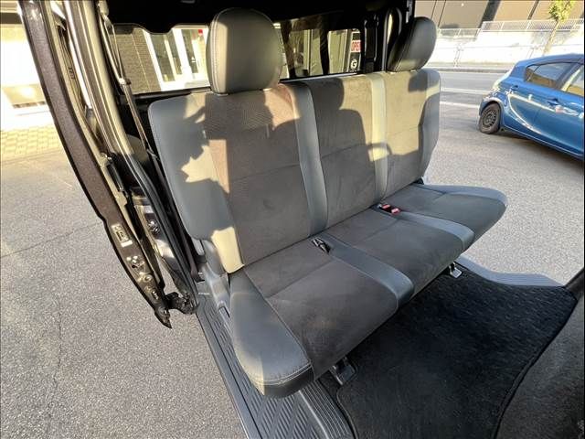 TOYOTA HIACE van 4WD 2019