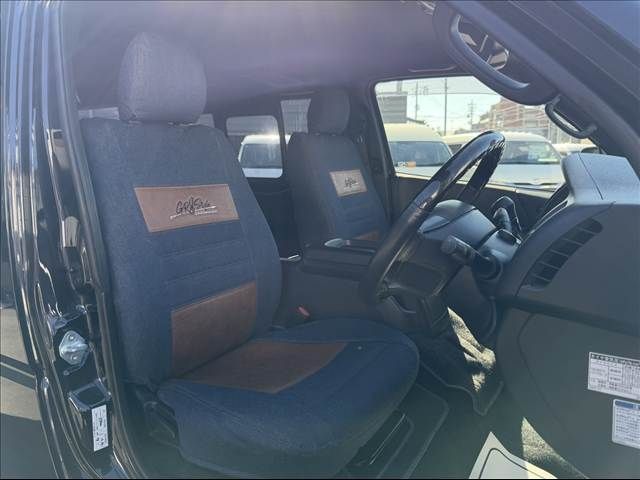 TOYOTA HIACE van 4WD 2019