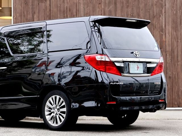 TOYOTA ALPHARD 2014