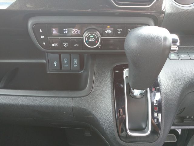 HONDA N BOX CUSTOM 2019