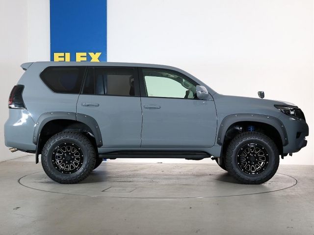 TOYOTA LANDCRUISER PRADO 2018