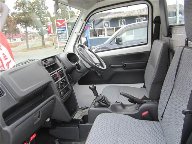 NISSAN NT100 CLIPPER 4WD 1989