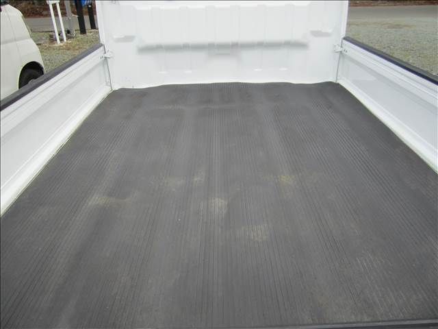 NISSAN NT100 CLIPPER 4WD 1989