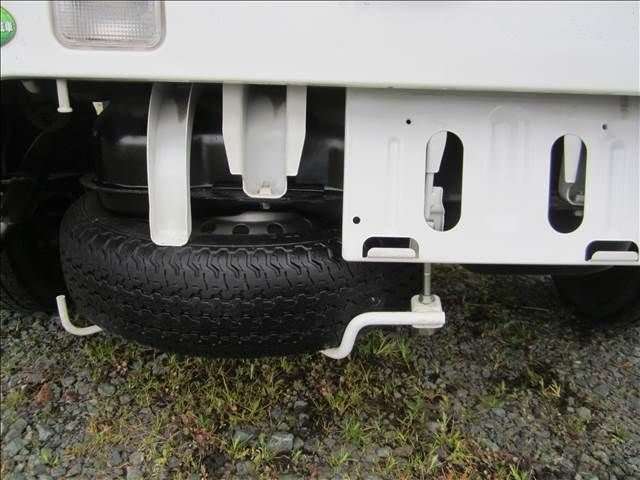 NISSAN NT100 CLIPPER 4WD 1989