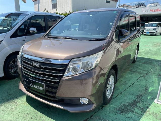 TOYOTA NOAH 2014