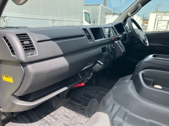 TOYOTA HIACE wagon 2015