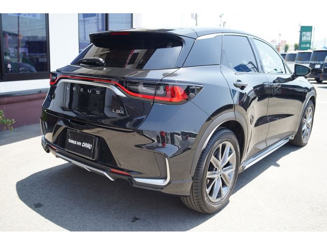 TOYOTA LEXUS LBX 2024