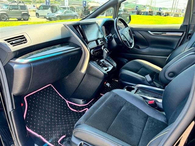 TOYOTA VELLFIRE 2017