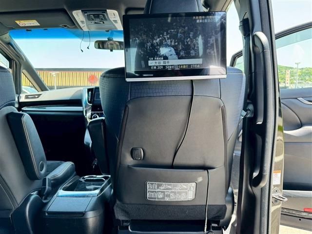 TOYOTA VELLFIRE 2017