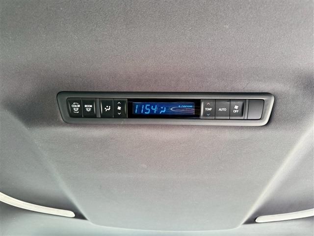 TOYOTA VELLFIRE 2017