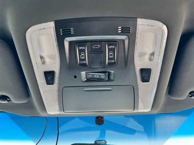 TOYOTA VELLFIRE 2017