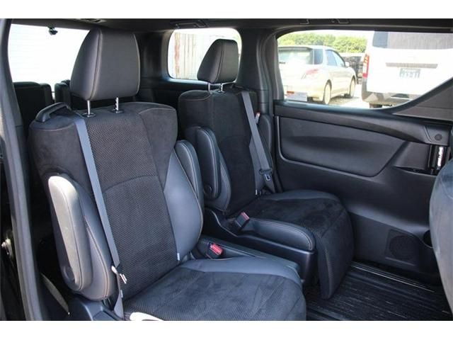 TOYOTA VELLFIRE 2020