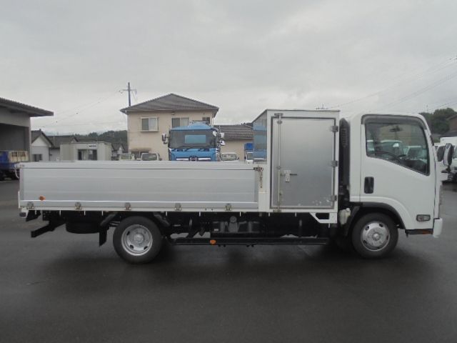 ISUZU ELF 2009