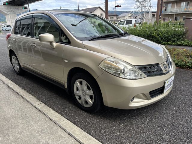 NISSAN TIIDA 2012