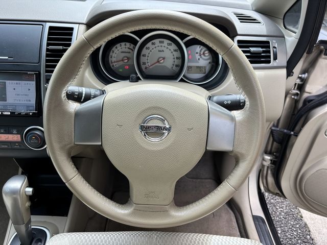 NISSAN TIIDA 2012
