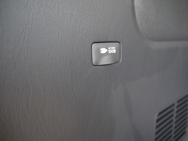 TOYOTA HIACE van 2WD 2025