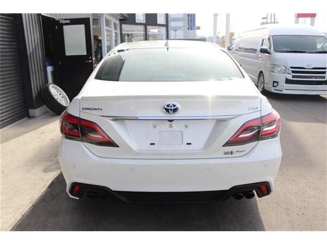 TOYOTA CROWN sedan hybrid 4WD 2018