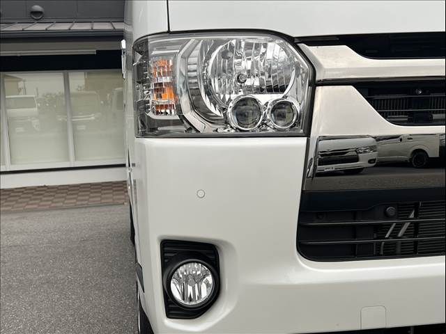 TOYOTA HIACE van 4WD 2021