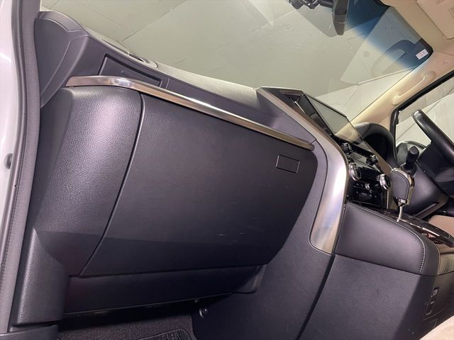 TOYOTA VELLFIRE 2017