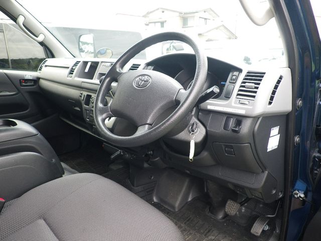 TOYOTA HIACE wagon 2012