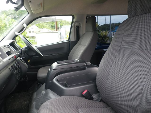 TOYOTA HIACE wagon 2012