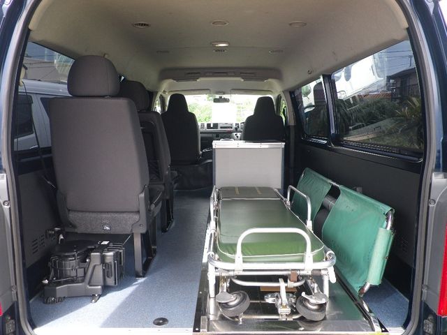 TOYOTA HIACE wagon 2012