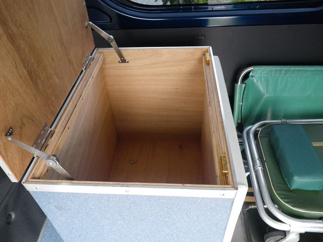 TOYOTA HIACE wagon 2012