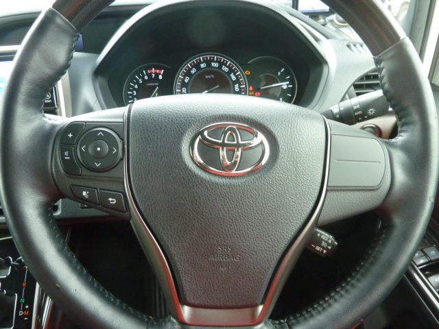 TOYOTA ESQUIRE 4WD 2017