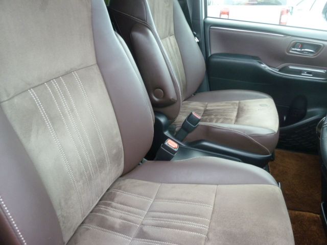 TOYOTA ESQUIRE 4WD 2017