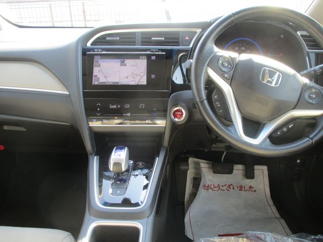HONDA SHUTTLE HYBRID 2015