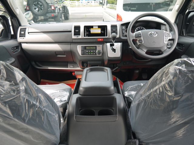 TOYOTA HIACE van 2WD 2025