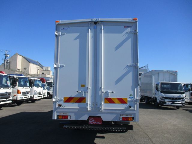 MITSUBISHI CANTER 2023
