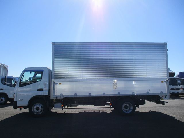 MITSUBISHI CANTER 2023