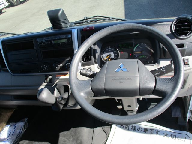 MITSUBISHI CANTER 2023