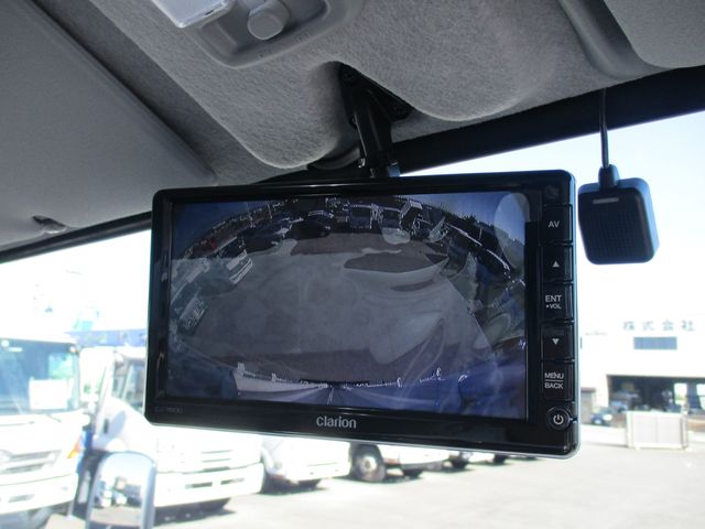 MITSUBISHI CANTER 2023