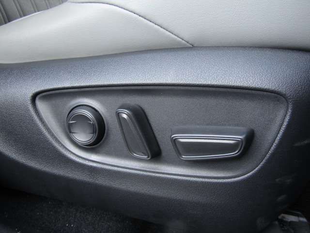 TOYOTA HARRIER 2WD 2022