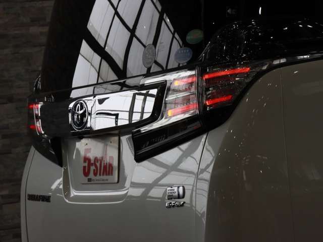 TOYOTA VELLFIRE  HYBRID 4WD 2015