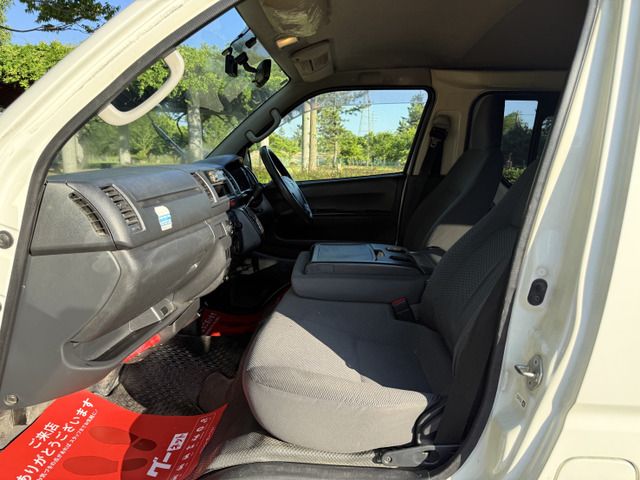 TOYOTA HIACE van 4WD 2015