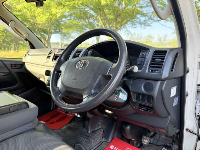 TOYOTA HIACE van 4WD 2015