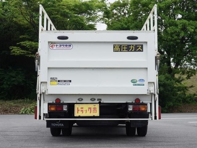 TOYOTA DYNA 2014