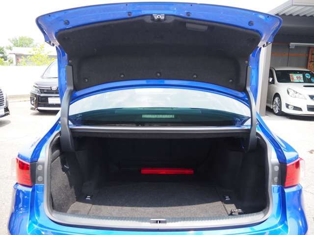 TOYOTA LEXUS IS300h 2013