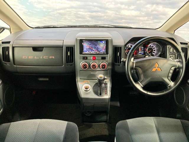 MITSUBISHI DELICA D:5 4WD 2011