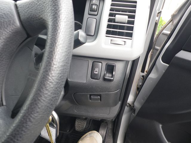 TOYOTA HIACE COMMUTER 2006