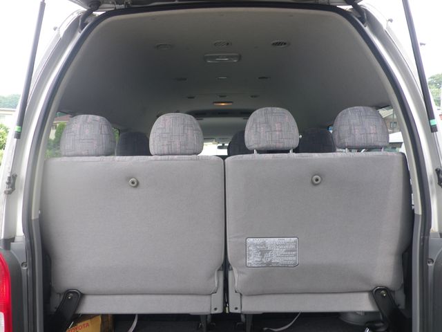 TOYOTA HIACE COMMUTER 2006