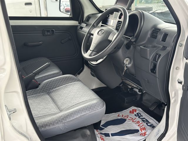 DAIHATSU HIJET CARGO 4WD 2017