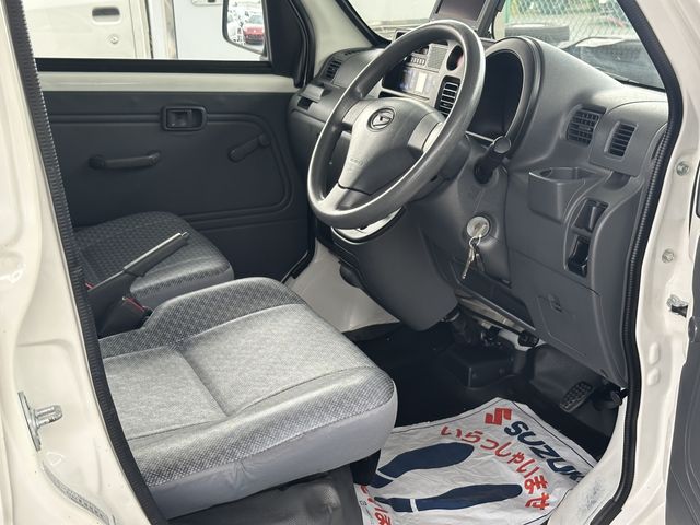 DAIHATSU HIJET CARGO 4WD 2017