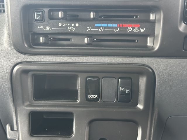 DAIHATSU HIJET CARGO 4WD 2017